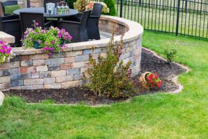 landscaping wall and mulch